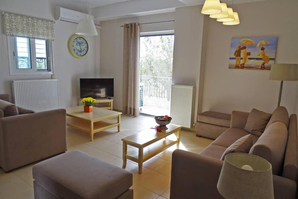 New, Modern, Bright And Independent Apartment 83 M2, With Garden, 5Min To The Beach And The City Center كالاماتا المظهر الخارجي الصورة