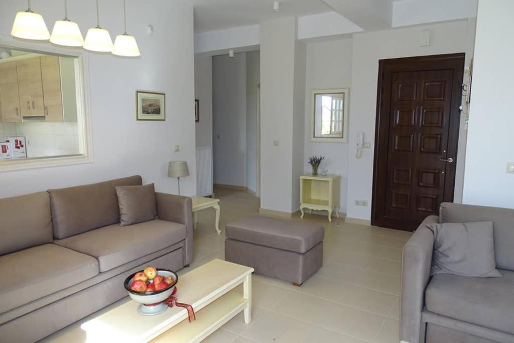 New, Modern, Bright And Independent Apartment 83 M2, With Garden, 5Min To The Beach And The City Center كالاماتا المظهر الخارجي الصورة
