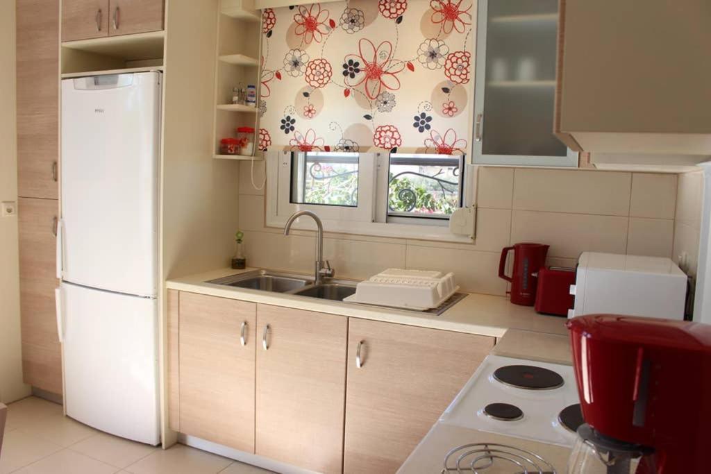 New, Modern, Bright And Independent Apartment 83 M2, With Garden, 5Min To The Beach And The City Center كالاماتا المظهر الخارجي الصورة
